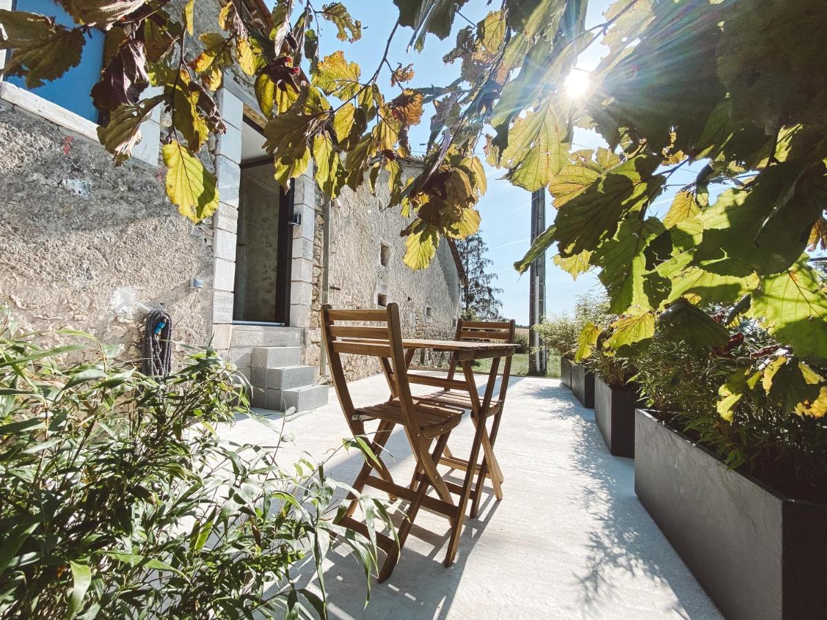 La Parenthese, Joli Studio Avec Terrasse Valeuil 外观 照片